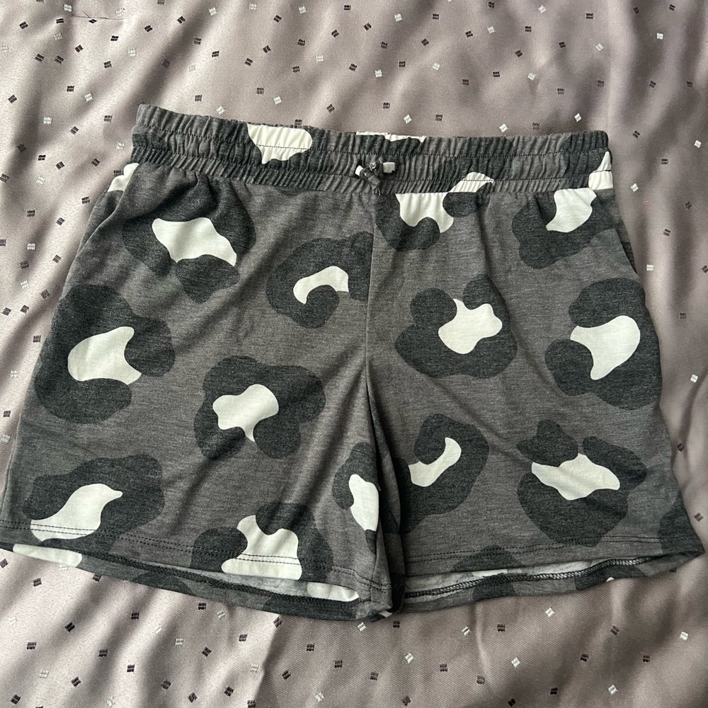 Heimish shorts. Size large